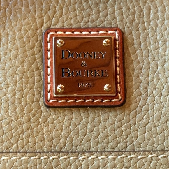 Dooney & Bourke olive green pebbled bag - Picture 3 of 5